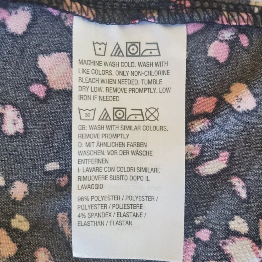 Susan Graver Multi-Color Liquid Knit Top, Size Large - Picture 6 of 8
